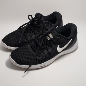 Nike Lunar Apparent Shoes